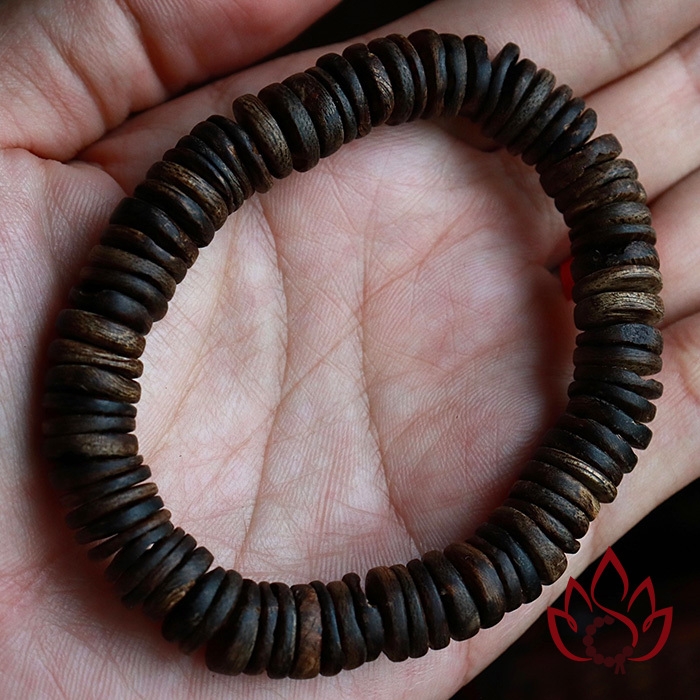 Vòng Trầm Hương Hạt Dẹp | 10 Ly | Trầm Bì Rễ Tự Nhiên | Vip